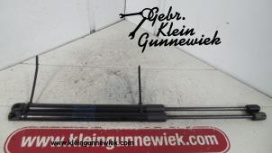Gebrauchte Gasdämpfer links hinten Seat Leon Preis € 30,00 Margenregelung angeboten von Gebr.Klein Gunnewiek Ho.BV