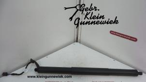 Used Rear gas strut, left Audi Q5 Price € 85,00 Margin scheme offered by Gebr.Klein Gunnewiek Ho.BV