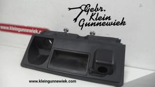 Używane Uchwyt tylnej klapy Audi A8 Cena € 35,00 Procedura marży oferowane przez Gebr.Klein Gunnewiek Ho.BV