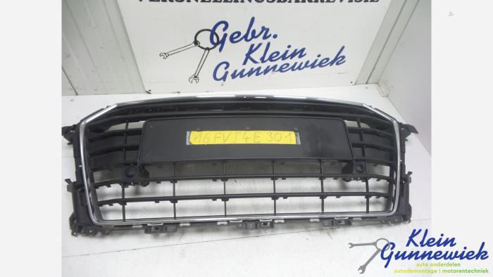Używane Grill Audi TT Cena € 205,00 Procedura marży oferowane przez Klein Gunnewiek Autodemontage & Motorentechniek