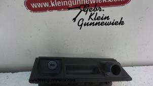 Używane Uchwyt tylnej klapy Audi A8 Cena € 35,00 Procedura marży oferowane przez Gebr.Klein Gunnewiek Ho.BV