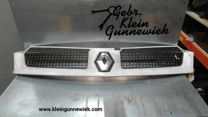 Grill z Renault Master 2006
