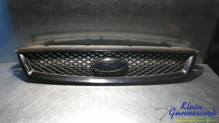 Używane Grill Ford Focus Cena € 22,00 Procedura marży oferowane przez Klein Gunnewiek Autodemontage & Motorentechniek