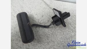 Używane Uchwyt tylnej klapy Opel Corsa Cena € 35,00 Procedura marży oferowane przez Klein Gunnewiek Autodemontage & Motorentechniek