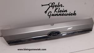 Używane Uchwyt tylnej klapy Ford Fiesta Cena € 40,00 Procedura marży oferowane przez Gebr.Klein Gunnewiek Ho.BV
