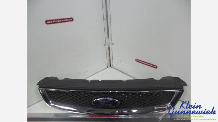 Używane Grill Ford Focus Cena € 22,00 Procedura marży oferowane przez Klein Gunnewiek Autodemontage & Motorentechniek