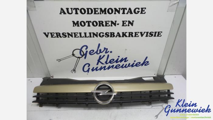 Begagnade Grill Opel Astra Pris € 30,00 Marginaltabell erbjuds av Klein Gunnewiek Autodemontage & Motorentechniek