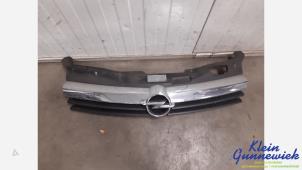 Używane Grill Opel Astra Cena € 30,00 Procedura marży oferowane przez Klein Gunnewiek Autodemontage & Motorentechniek