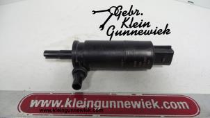 Usagé Pompe buse phare Volkswagen Jetta Prix € 20,00 Règlement à la marge proposé par Gebr.Klein Gunnewiek Ho.BV