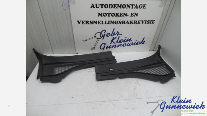 Używane Parawan Skoda Superb Cena € 21,00 Procedura marży oferowane przez Klein Gunnewiek Autodemontage & Motorentechniek