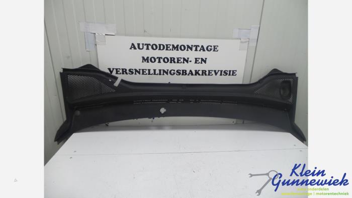 Używane Parawan Volkswagen Arteon Cena € 21,00 Procedura marży oferowane przez Klein Gunnewiek Autodemontage & Motorentechniek