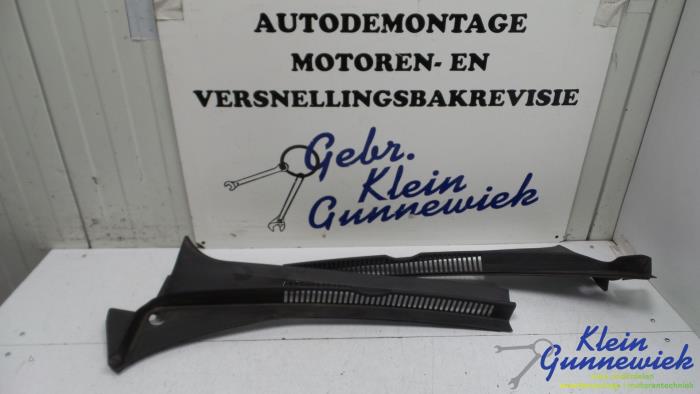 Używane Parawan Volkswagen Golf Plus Cena € 17,00 Procedura marży oferowane przez Klein Gunnewiek Autodemontage & Motorentechniek