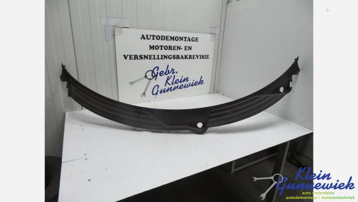 Używane Parawan Porsche 911 Cena € 25,00 Procedura marży oferowane przez Klein Gunnewiek Autodemontage & Motorentechniek
