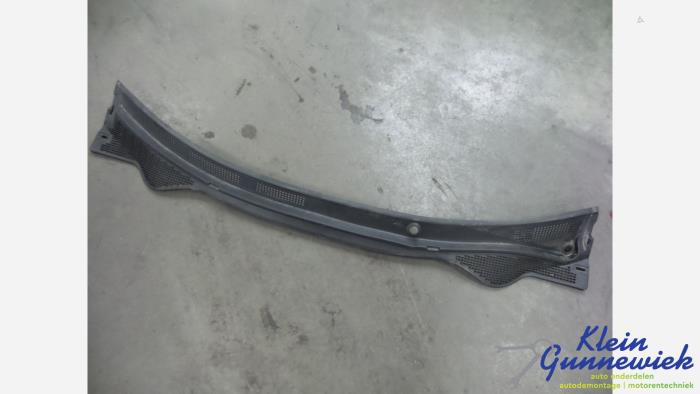 Używane Parawan Renault Laguna Cena € 25,00 Procedura marży oferowane przez Klein Gunnewiek Autodemontage & Motorentechniek
