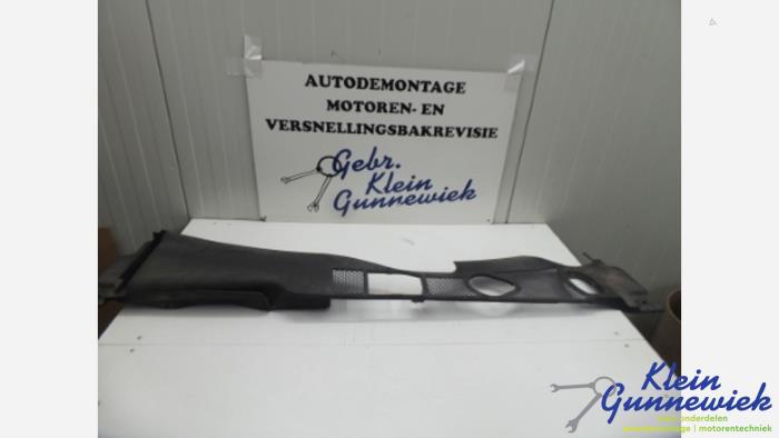 Używane Parawan Audi A4 Cena € 18,00 Procedura marży oferowane przez Klein Gunnewiek Autodemontage & Motorentechniek