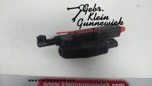 Used Headlight washer Volkswagen Phaeton Price € 45,00 Margin scheme offered by Gebr.Klein Gunnewiek Ho.BV