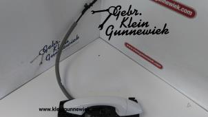 Usagé Poignée portière 4portes arrière droite Volkswagen Golf Prix € 30,00 Règlement à la marge proposé par Gebr.Klein Gunnewiek Ho.BV
