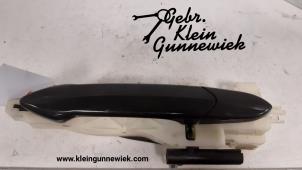 Gebrauchte Türgriff 4-türig rechts vorne Opel Karl Preis € 25,00 Margenregelung angeboten von Gebr.Klein Gunnewiek Ho.BV