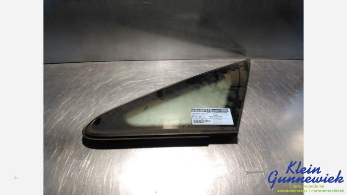Usados Ventanilla triangular izquierda delante Opel Zafira Precio € 30,00 Norma de margen ofrecido por Klein Gunnewiek Autodemontage & Motorentechniek