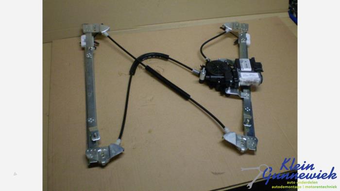 Nuevos Motor de ventanilla de puerta Renault Laguna Precio € 181,50 IVA incluido ofrecido por Klein Gunnewiek Autodemontage & Motorentechniek