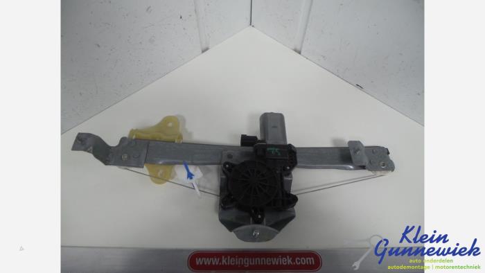 Usados Motor de ventanilla de puerta Renault Captur Precio € 42,00 Norma de margen ofrecido por Klein Gunnewiek Autodemontage & Motorentechniek