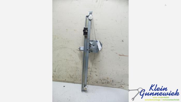 Usados Motor de ventanilla de puerta Renault Trafic Precio € 71,00 Norma de margen ofrecido por Klein Gunnewiek Autodemontage & Motorentechniek