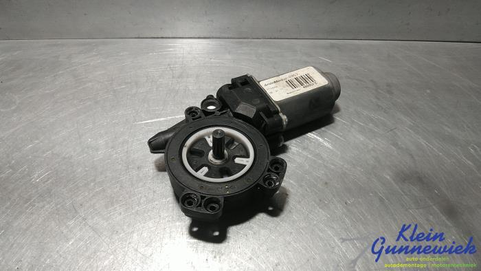 Usados Motor de ventanilla de puerta Renault Twingo Precio € 45,00 Norma de margen ofrecido por Klein Gunnewiek Autodemontage & Motorentechniek