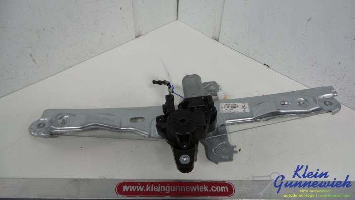 Usados Motor de ventanilla de puerta Renault Kadjar Precio € 72,00 Norma de margen ofrecido por Klein Gunnewiek Autodemontage & Motorentechniek