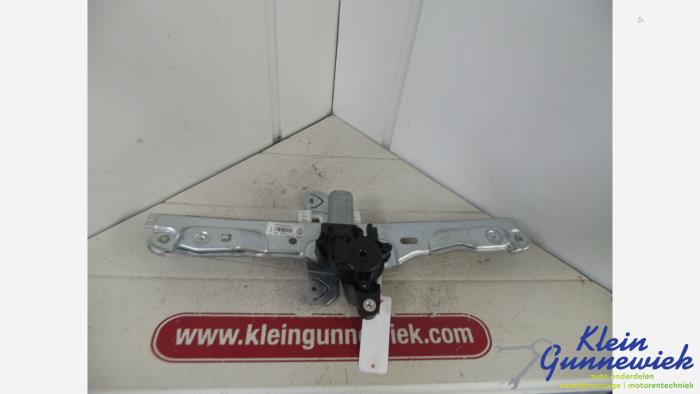 Usados Motor de ventanilla de puerta Renault Kadjar Precio € 72,00 Norma de margen ofrecido por Klein Gunnewiek Autodemontage & Motorentechniek