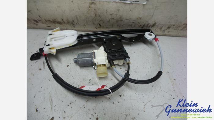 Usados Motor de ventanilla de puerta Ford Mondeo Precio € 35,00 Norma de margen ofrecido por Klein Gunnewiek Autodemontage & Motorentechniek