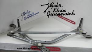 Used Wiper mechanism Renault Captur Price € 70,00 Margin scheme offered by Gebr.Klein Gunnewiek Ho.BV