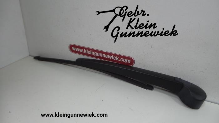 Rear wiper arm from a Seat Ibiza 2017