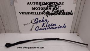 Used Front wiper arm Ford Transit Custom Price € 25,00 Margin scheme offered by Gebr.Klein Gunnewiek Ho.BV