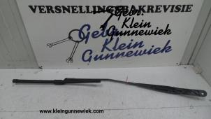 Used Front wiper arm Seat Ateca Price € 25,00 Margin scheme offered by Gebr.Klein Gunnewiek Ho.BV