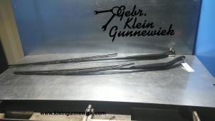 Usados Brazo delantero de limpiaparabrisas Renault Master Precio € 60,00 Norma de margen ofrecido por Gebr.Klein Gunnewiek Ho.BV