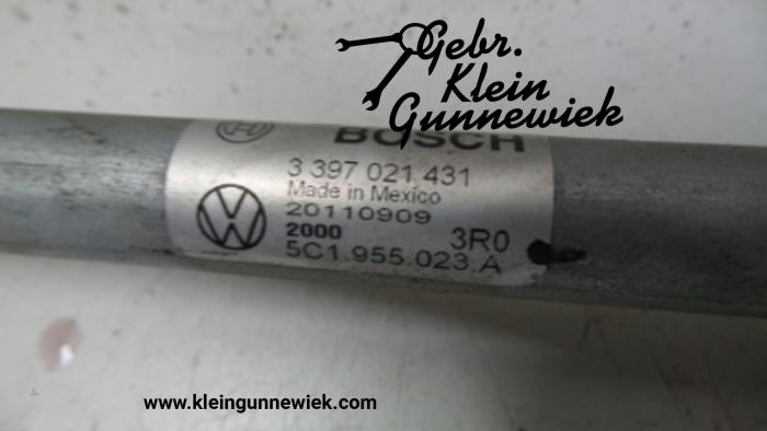 Wiper mechanism from a Volkswagen Beetle 2015