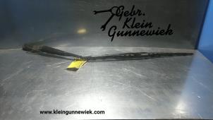 Used Front wiper arm Iveco New Daily Price € 25,00 Margin scheme offered by Gebr.Klein Gunnewiek Ho.BV