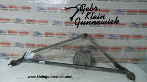 Used Wiper mechanism Renault Master Price € 30,00 Margin scheme offered by Gebr.Klein Gunnewiek Ho.BV