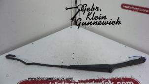 Used Front wiper arm Volkswagen Bestel Price € 20,00 Margin scheme offered by Gebr.Klein Gunnewiek Ho.BV