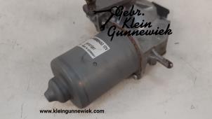 Gebrauchte Scheibenwischermotor vorne Renault Master Preis € 80,00 Margenregelung angeboten von Gebr.Klein Gunnewiek Ho.BV