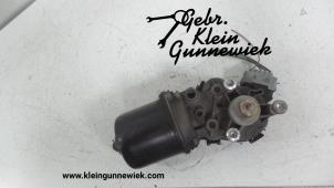 Used Front wiper motor Renault Clio Price € 25,00 Margin scheme offered by Gebr.Klein Gunnewiek Ho.BV