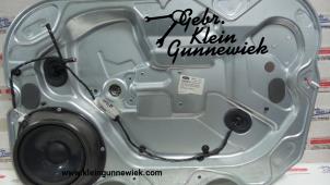 Używane Mechanizm szyby prawej przedniej wersja 4-drzwiowa Ford Kuga Cena € 35,00 Procedura marży oferowane przez Gebr.Klein Gunnewiek Ho.BV