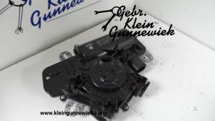 Used Motor for power tailgate closer Volkswagen Tiguan Price € 65,00 Margin scheme offered by Gebr.Klein Gunnewiek Ho.BV