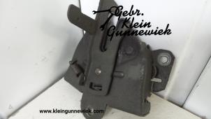 Used Bonnet lock mechanism Mitsubishi Outlander Price € 20,00 Margin scheme offered by Gebr.Klein Gunnewiek Ho.BV