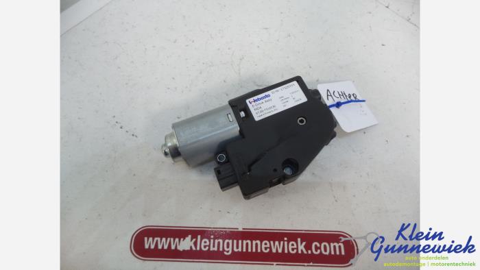 Używane Silnik szyberdachu BMW 3-Serie Cena € 44,00 Procedura marży oferowane przez Klein Gunnewiek Autodemontage & Motorentechniek