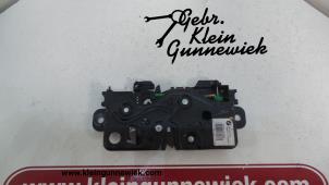 Usados Mecanismo de cierre del portón trasero BMW 730 Precio € 40,00 Norma de margen ofrecido por Gebr.Klein Gunnewiek Ho.BV