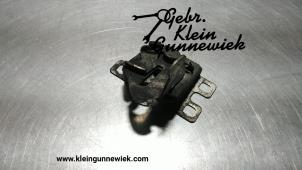 Usagé Mécanique de verrouillage capot Peugeot Bipper Prix € 20,00 Règlement à la marge proposé par Gebr.Klein Gunnewiek Ho.BV