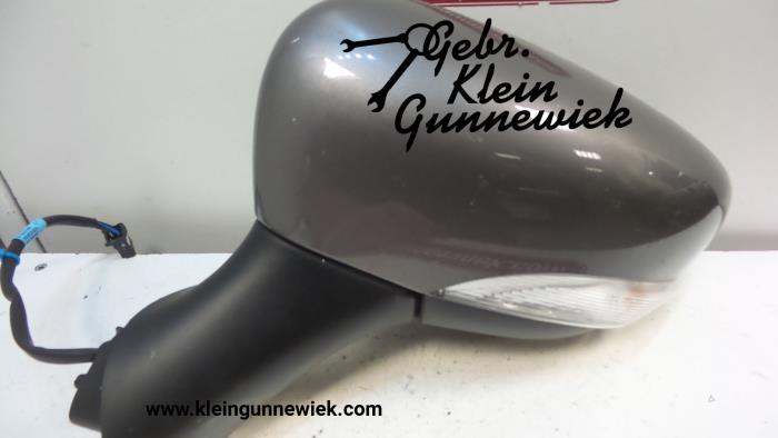 Wing mirror, left from a Renault Clio 2015