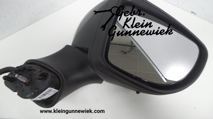 Wing mirror, right from a Renault Clio 2016