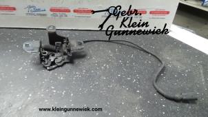 Gebrauchte Schlossmechanik Motorhaube Volkswagen Golf Preis € 20,00 Margenregelung angeboten von Gebr.Klein Gunnewiek Ho.BV